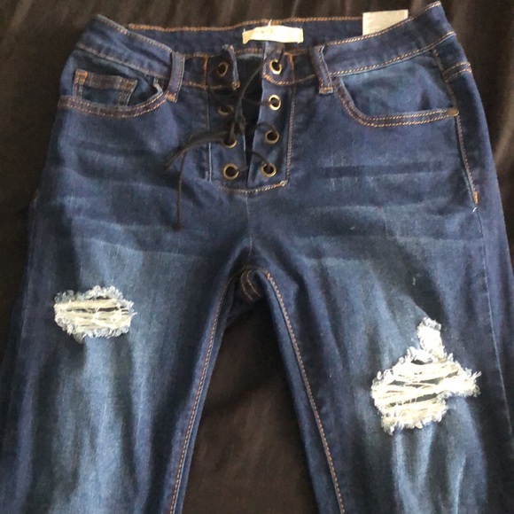 Ripped jeans with tie up in front - Picture 2 of 3